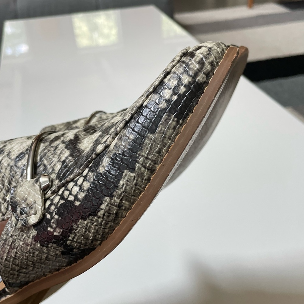 Python Print Steve Madden Slides Size: 7 - image 5